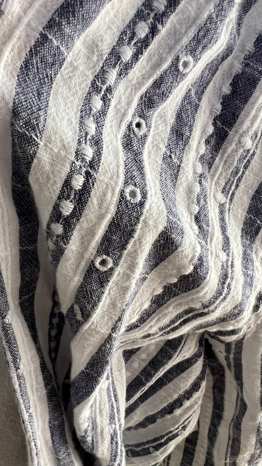 TimeTru Gray Long Sleeve Top Size Medium