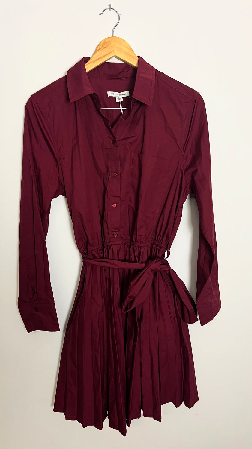 Pleated Mini Shirtdress in Wine Free Assembly Size Large