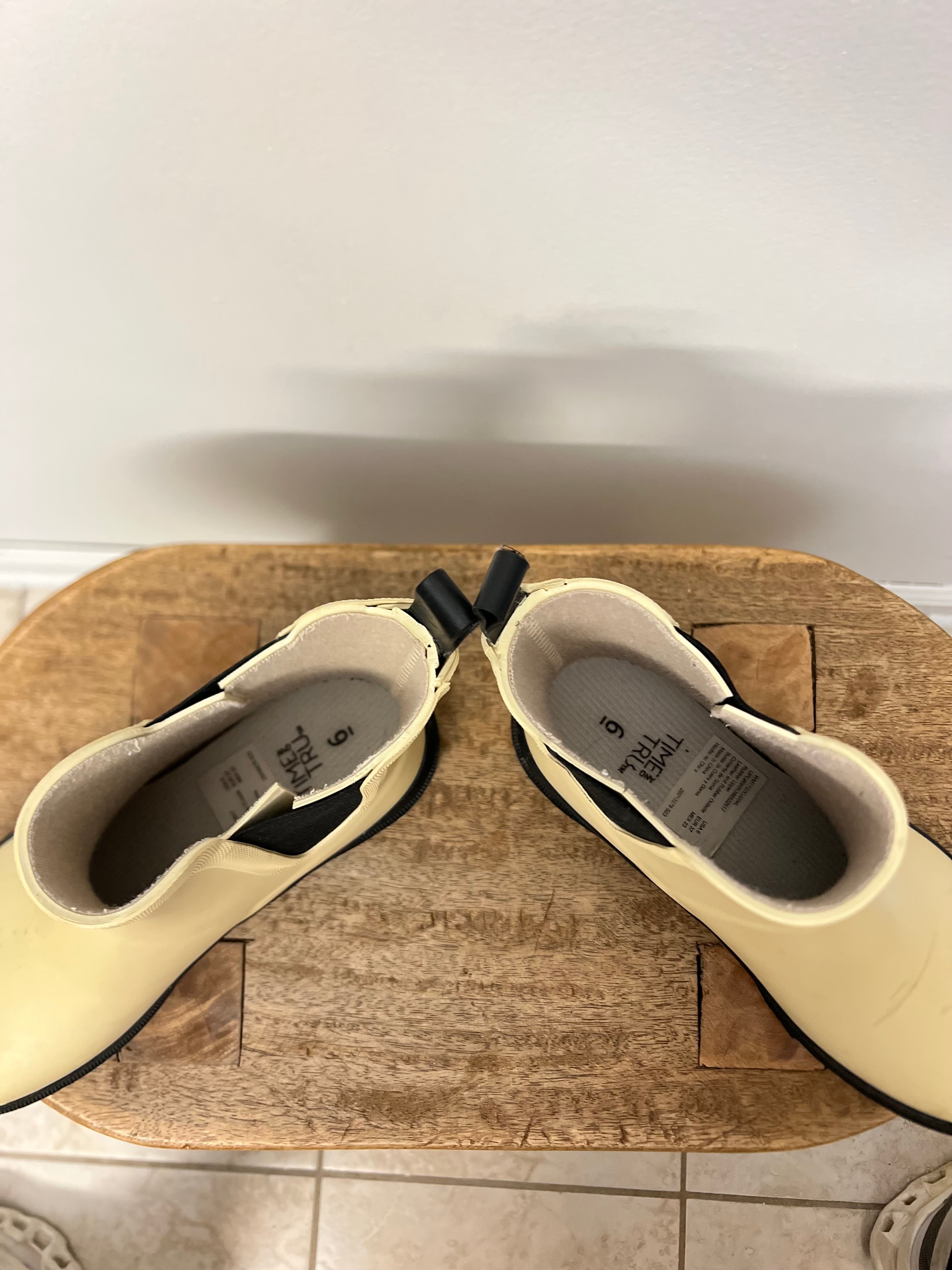 Women's Waterproof Rain Boots - Size 8 Wide - Tan/Black