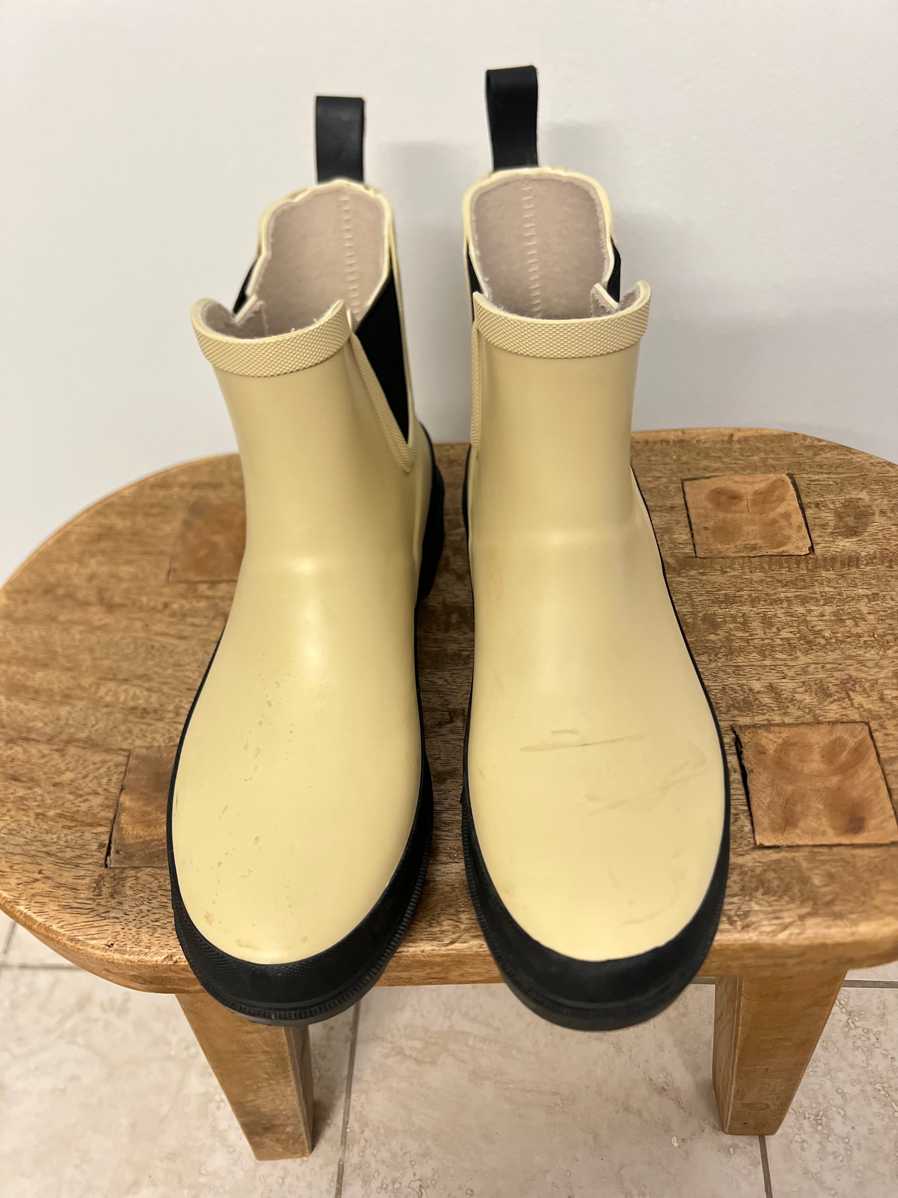 Women's Waterproof Rain Boots - Size 8 Wide - Tan/Black