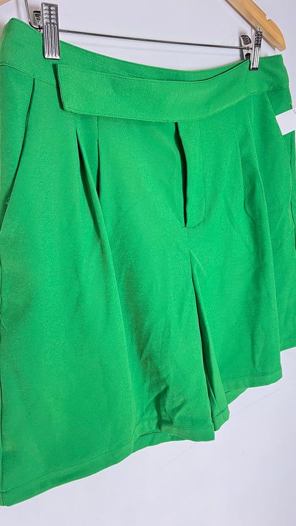 Future Collective Alani Noelle Green Relaxed Trouser Shorts Size 12