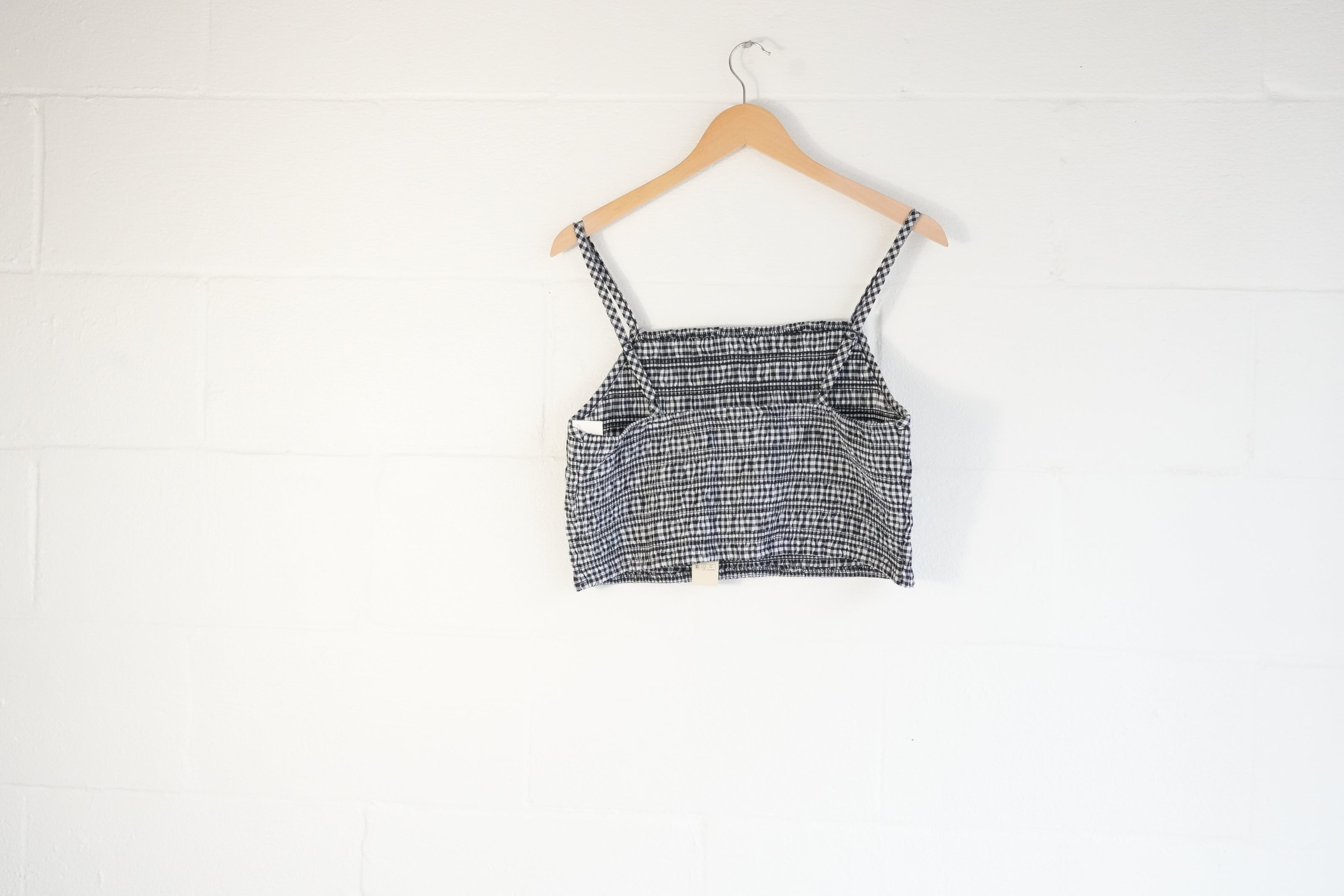 No Boundaries Smocked Cami Top Women Extra Large Navy White Gingham Cropped