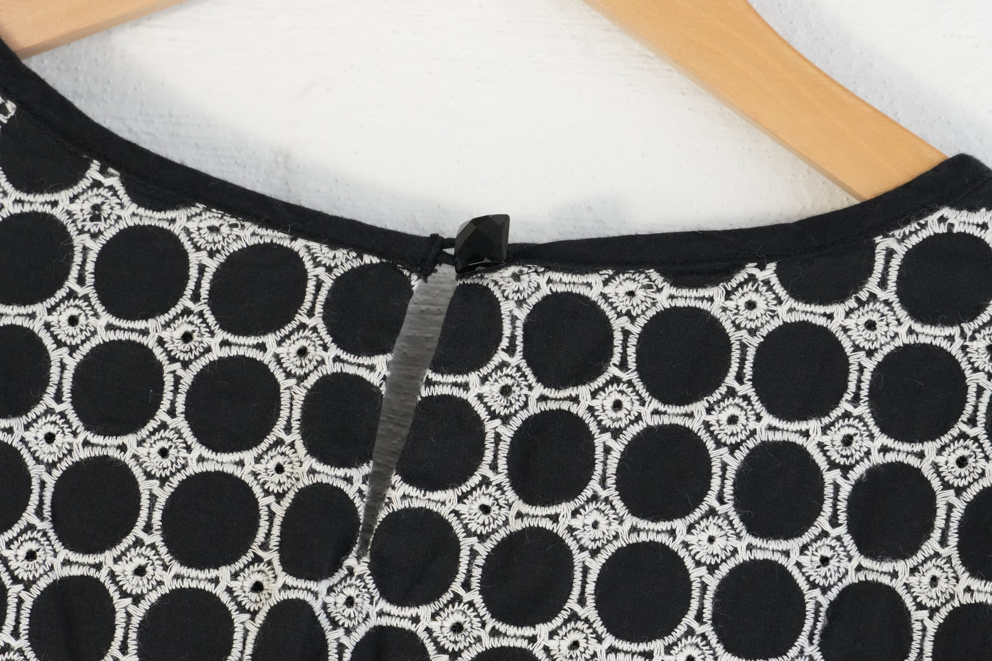 Bizz Princess Shift Mini Dress Women Medium Black White Geometric Embroidered Cotton