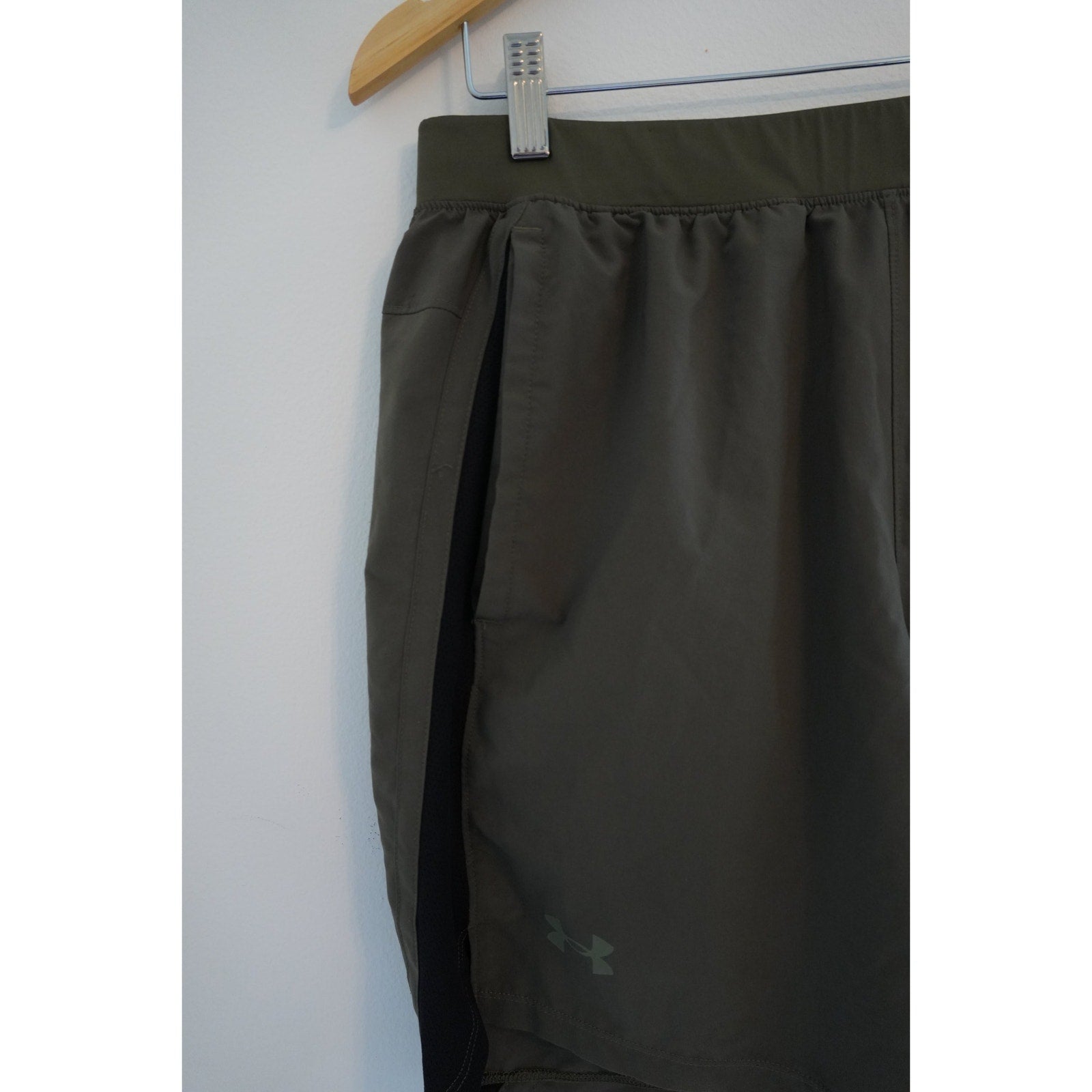 Under Armour Green Shorts Size Large