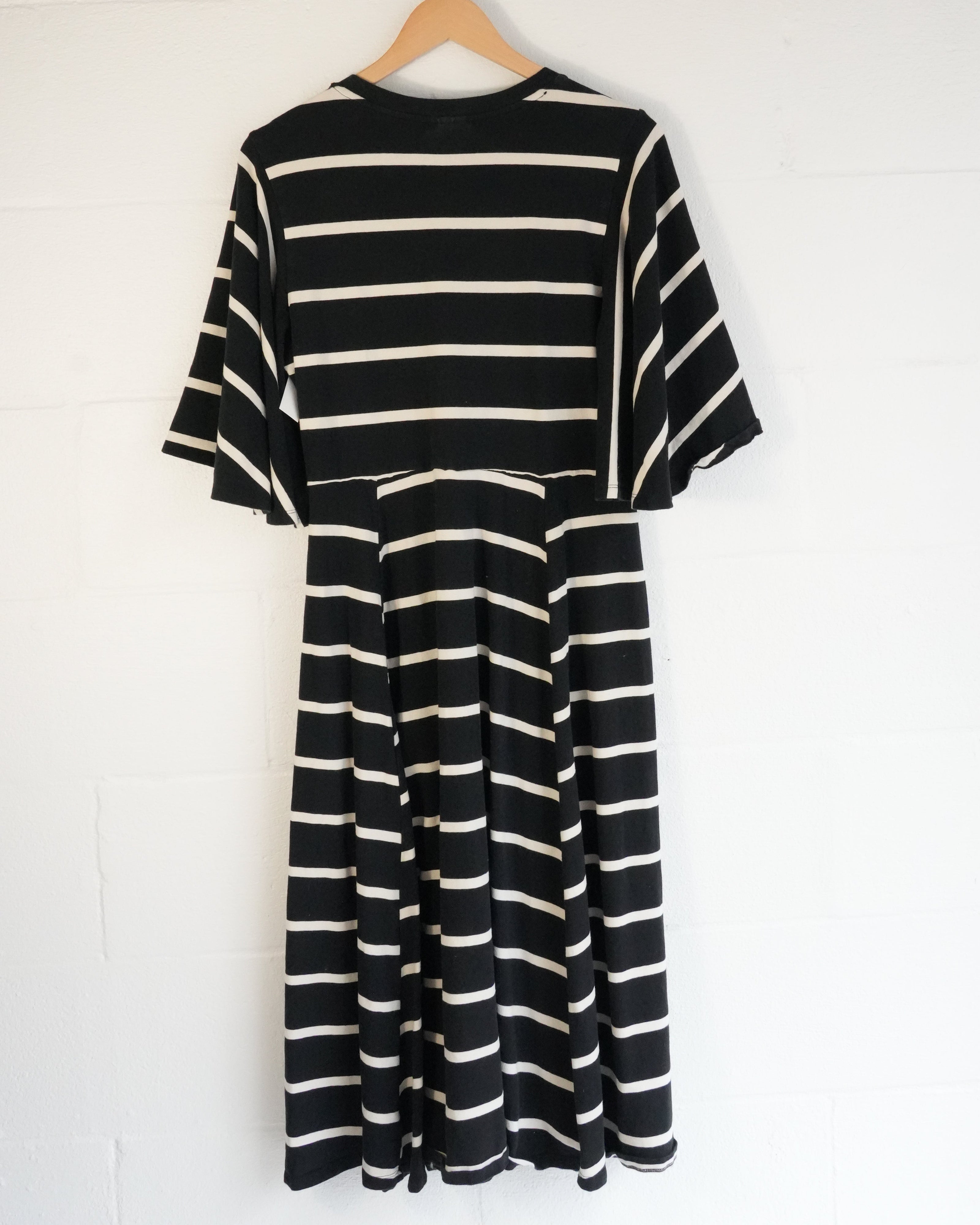 Who What Wear Striped Midi Dress Women Medium Black White Flutter Sleeve
