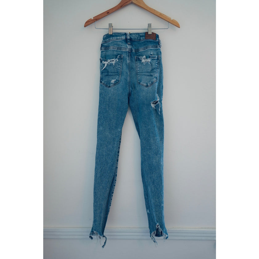 American Eagle Medium Wash Super Hi-Rise Distressed Jeggings Size 00