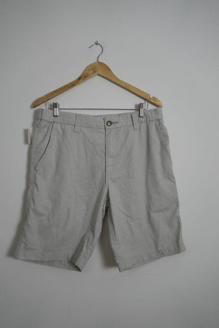 Men’s Haggar Beige Chino Shorts Size 32